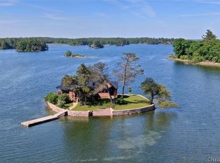 1 Honeymoon Is, Hammond, NY 13646