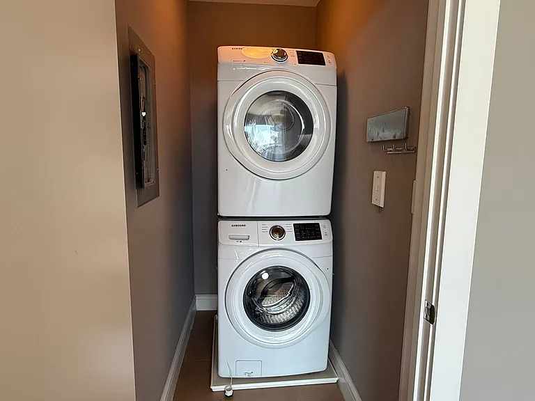 333 W Trade St #1710 — Photo 5