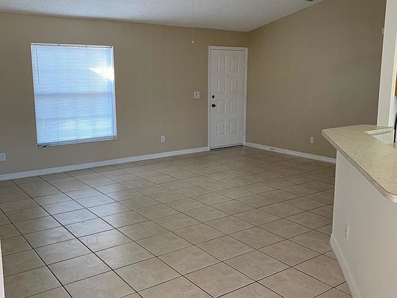 3rd image of 563 Paigo St SE