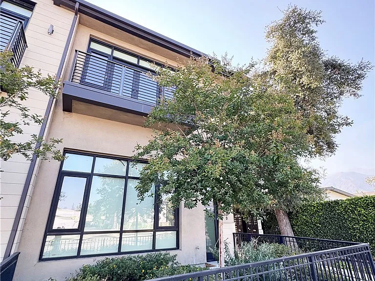 501 N Santa Anita Ave #D — Photo 2