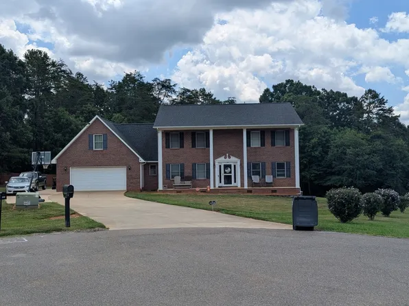 180 Stonefield Dr, Statesville, NC 28677