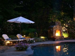 188 Godfrey Rd E, Weston, CT 06883