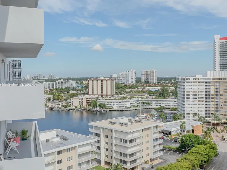 137 Golden Isles Dr #809 — Photo 35