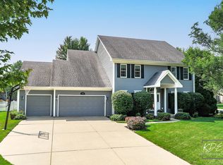 1032 Hamlet Rd, Naperville, IL 60564