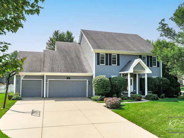 1032 Hamlet Rd, Naperville, IL 60564