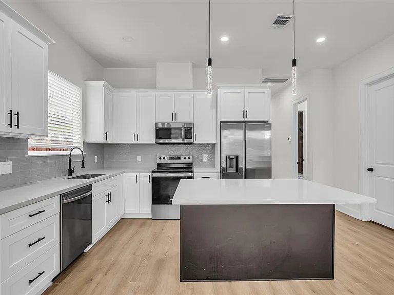 3829 Goodhope St #A — Photo 8