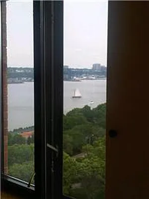 Rented by RELO REDAC INC. | media 37