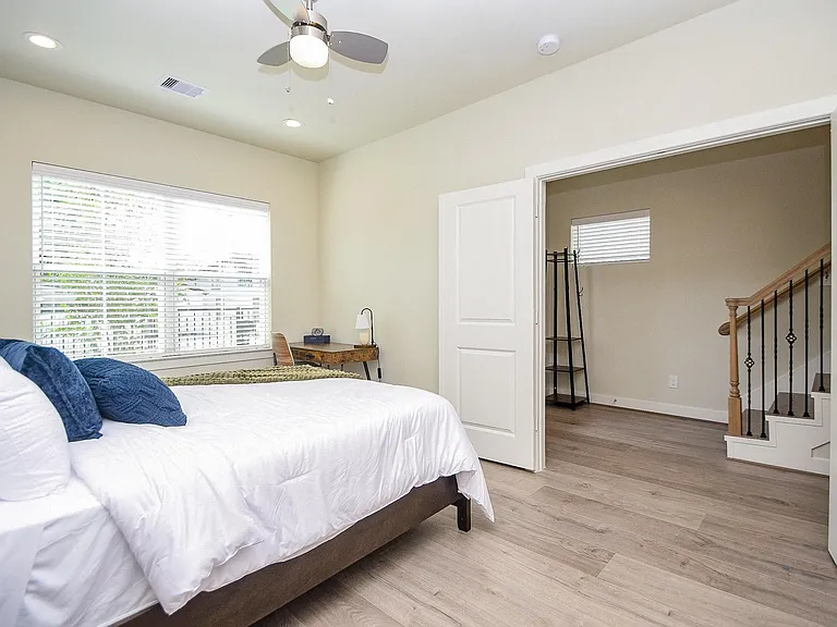139 Eastwood St — Photo 15