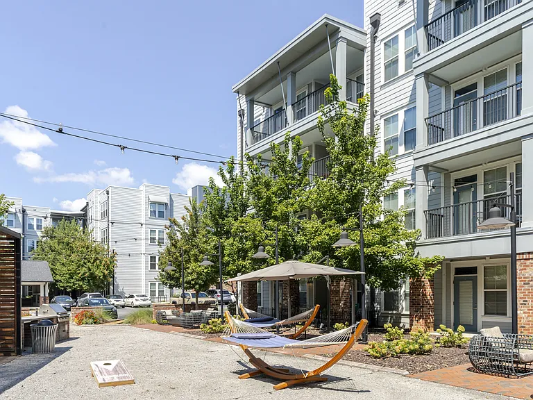 Bluebird Row Apartments — Photo 32