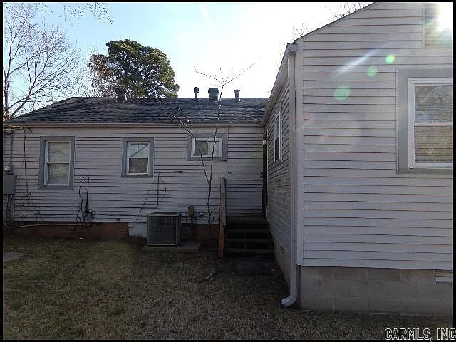 1320 Adams St — Photo 11