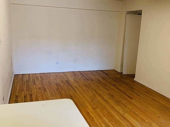 4th image of 25-10 31st Ave #2C