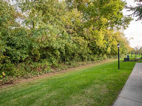 3rd image of 3986 Wiston Dr