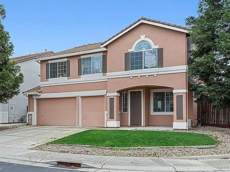 8717 Elfin Ct — Photo 1