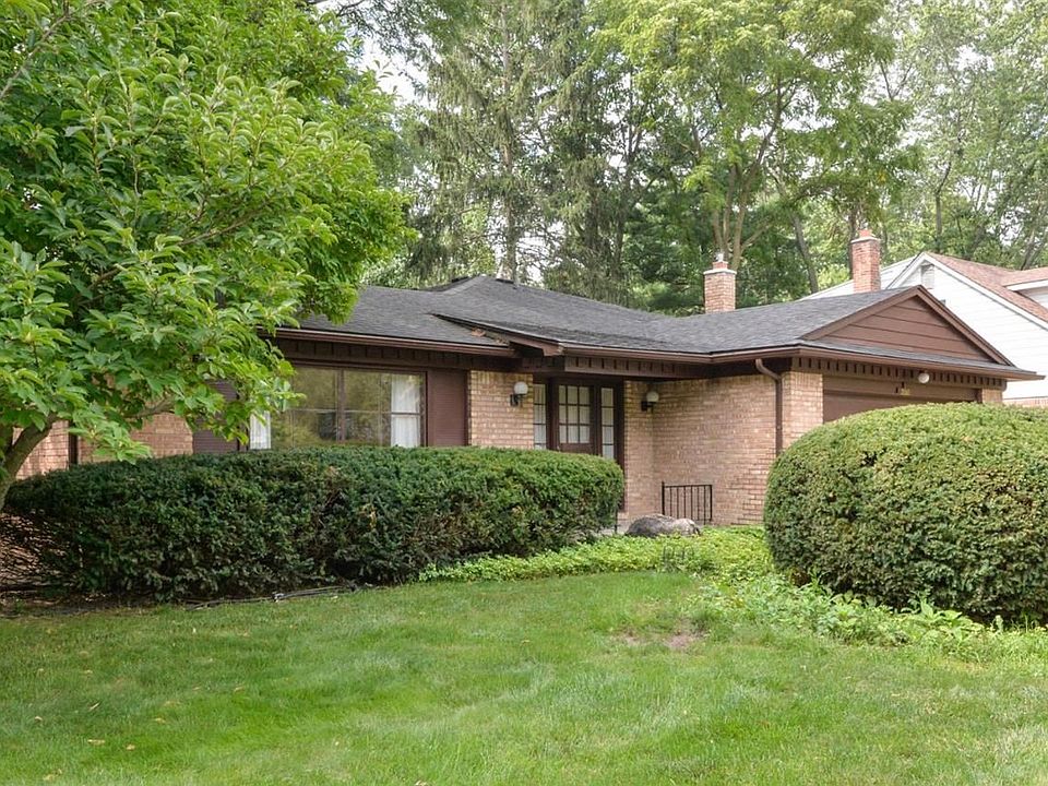 1st image of 2886 N Baylis Dr