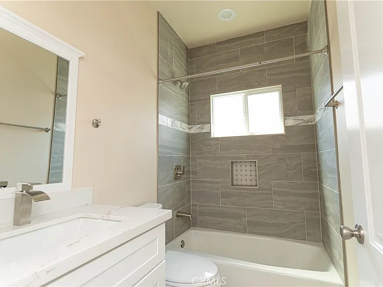 9246 Cedros Ave #6 — Photo 17