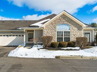 950 Villas Dr, Pataskala, OH 43062