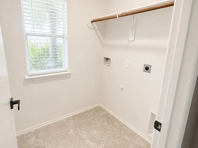 9227 Shaded Pines Dr — Photo 7