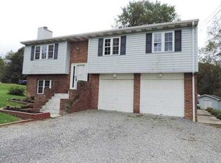 2560 Elgro Rd, Gibsonia, PA 15044