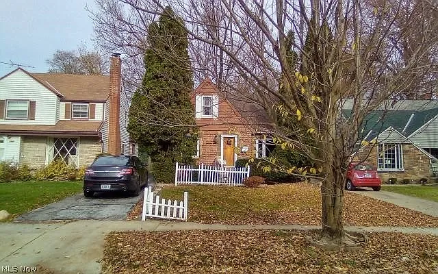 3845 Bainbridge Rd photo 1