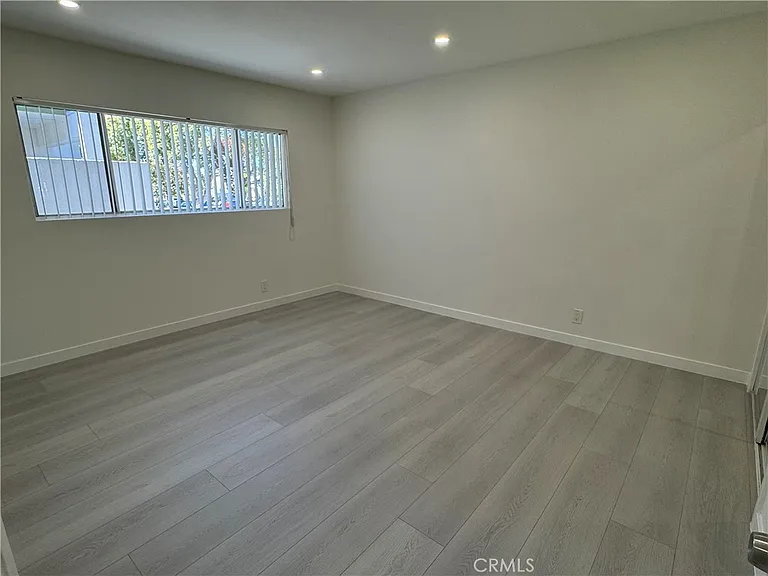 350 W Wilson Ave #1 — Photo 10
