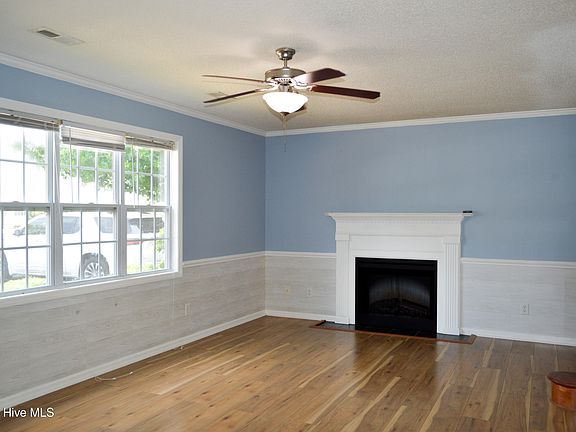 2nd image of 2315 Vineyard Drive #B1