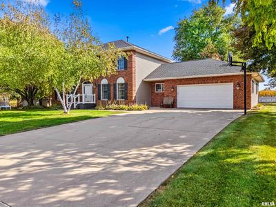 222 W Southgate Dr, Elmwood, IL, 61529