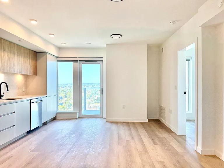 2488 Granville St — Photo 50