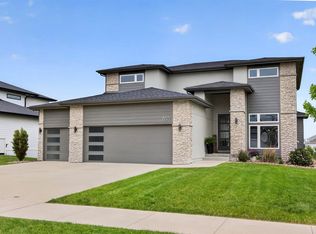 855 Sandstone Point, Waukee, IA 50263