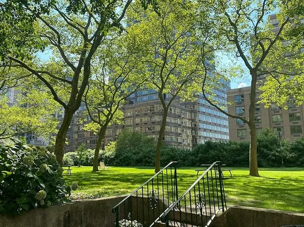 185 West End Avenue image 16 of 16