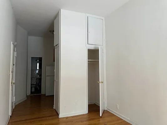 Rented by Eric Goodman Realty Corp | media 2