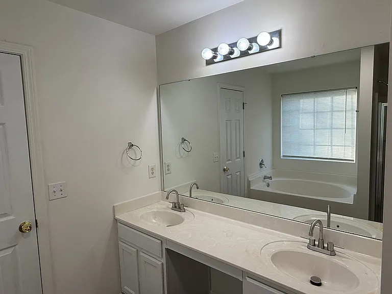6319 Elliott Dr — Photo 11