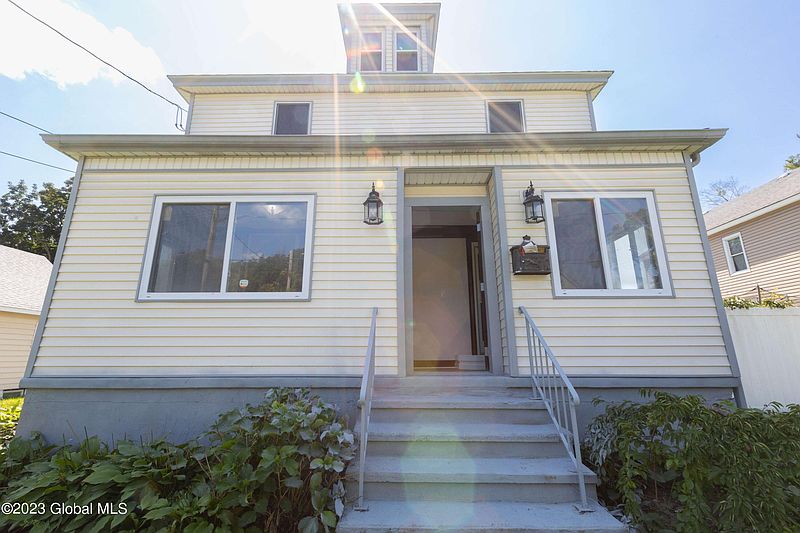 5th image of 2022 Campbell Avenue