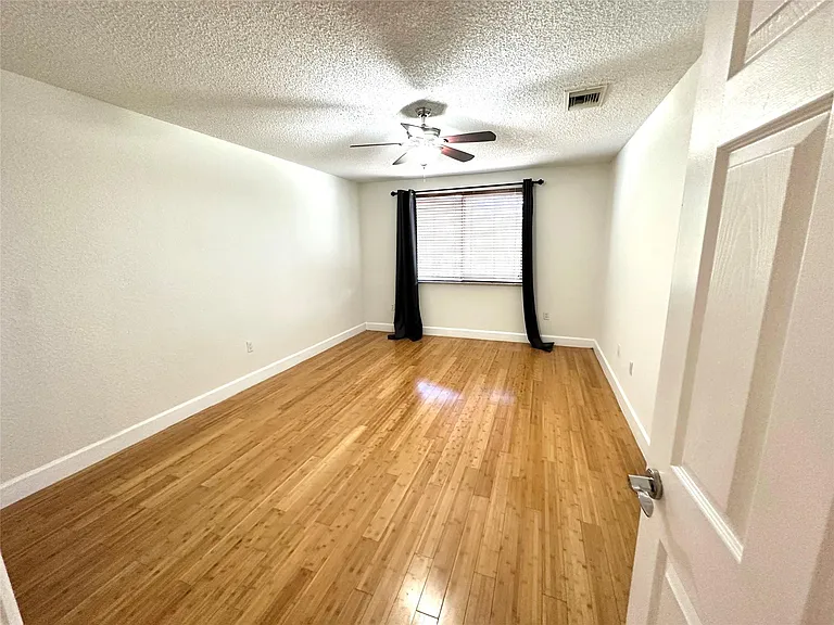 12624 NW 11th Ct — Photo 9
