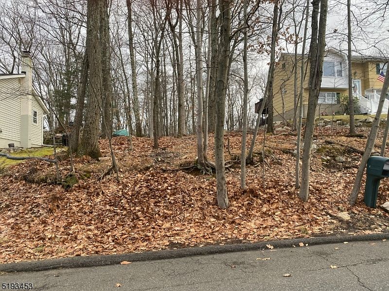 2nd image of 107 York Rd