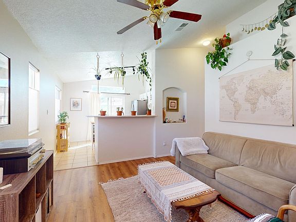 4th image of 10608 Shooting Star St NW
