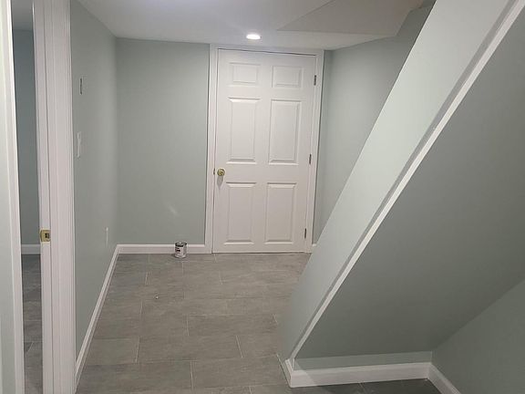3rd image of 440 Saint Lawrence Ave Floor Basement