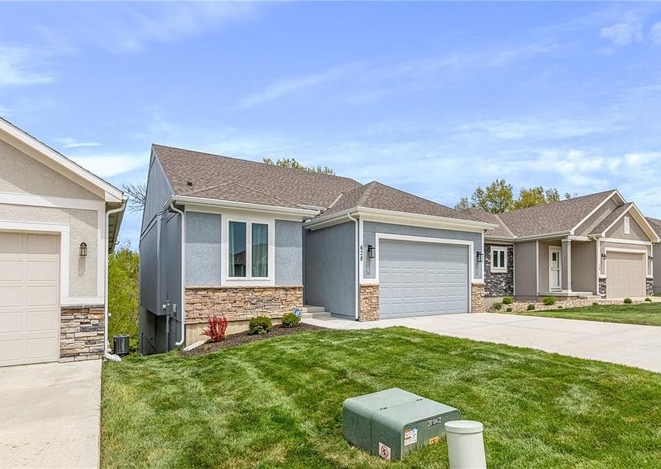 628 NW 110th St, Kansas City, MO 64155 | MLS #2433652 | Zillow