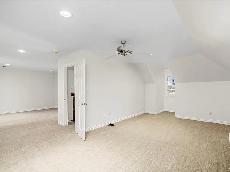 1505 Potomac Dr — Photo 32
