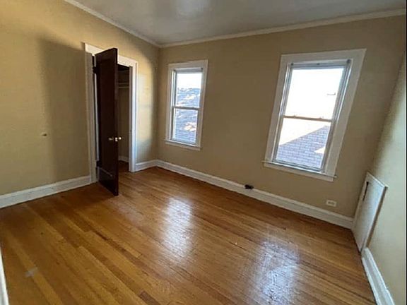 5th image of 7439 S Prairie Ave
