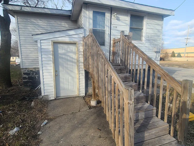 1136 Cleveland St — Photo 10