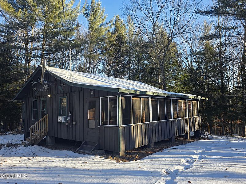 3rd image of 7 Scott Lane