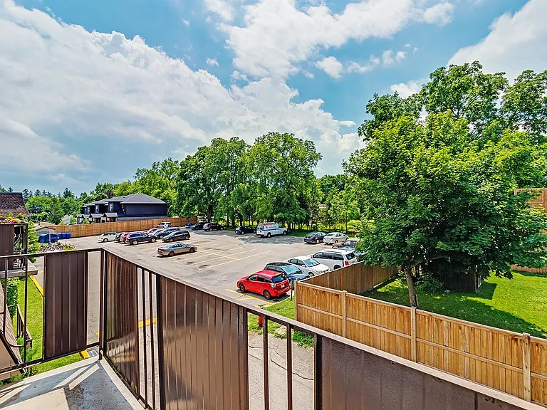 380 Forfar St E — Photo 10