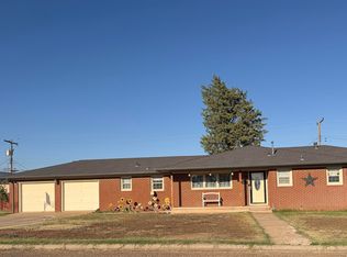 519 7th St, Lockney, TX 79241