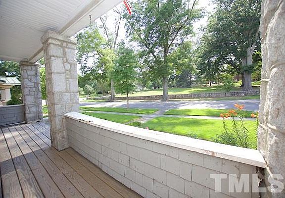 3rd image of 608 N Buchanan Blvd