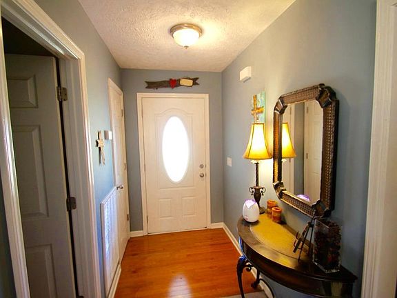 2nd image of 739 Indian Springs Cir