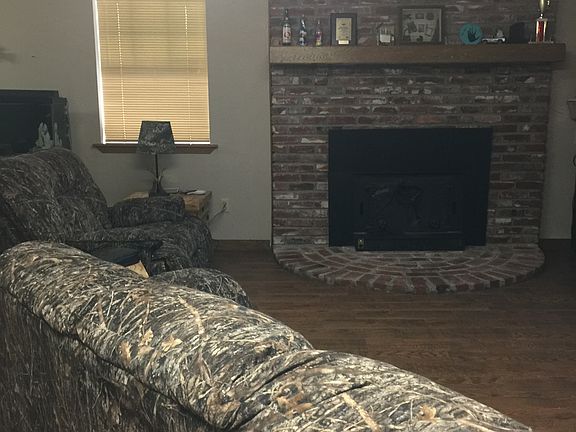 Basement Living Room W Firep