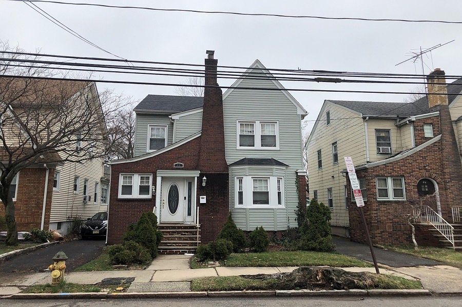 1st image of 42-44 Tuxedo Pkwy