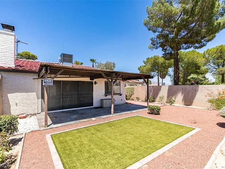 2587 Swan Ln — Photo 31