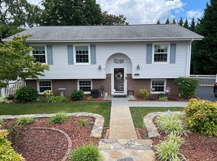 2236 Irish Cir, Salem, VA 24153