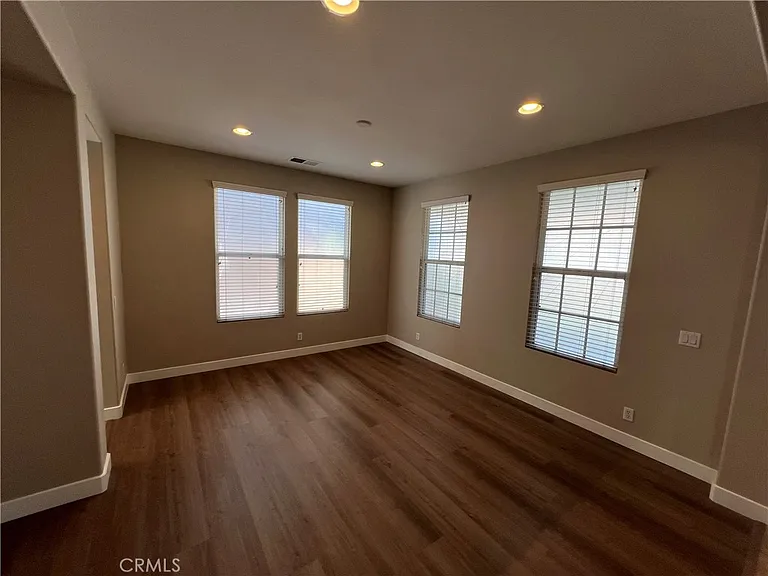 6686 Sand Dunes St — Photo 15